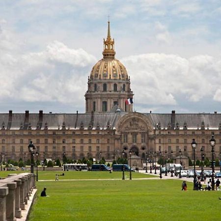 شقة باريس  في Modernized Studio - Meters From The Invalides Gardens المظهر الخارجي الصورة