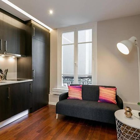 شقة باريس  في Modernized Studio - Meters From The Invalides Gardens المظهر الخارجي الصورة